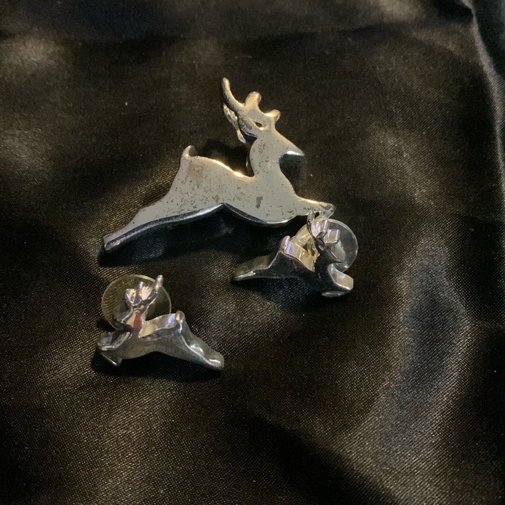 Christmas Reindeer Silver Tone
